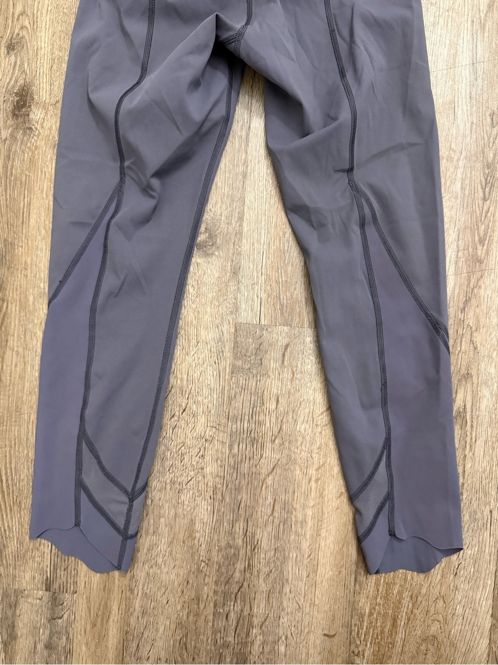 Lululemon • Wunder Under Crop II Roll Down Scallop Luxtreme Leggings - Picture 10 of 14
